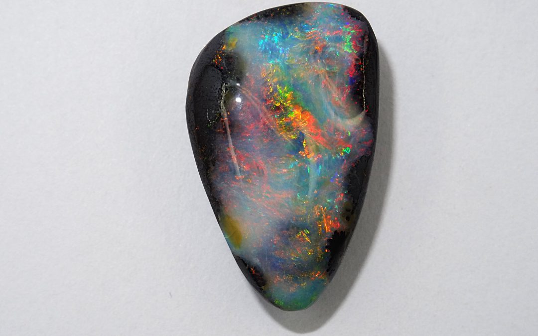 Australischer Opal mit Muttergestein (Boulder-Opal)