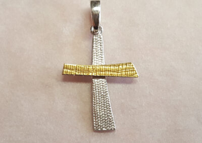 Kreuz-Anhänger Silber, 900/- Gelbgold mit strukturierter Oberfläche