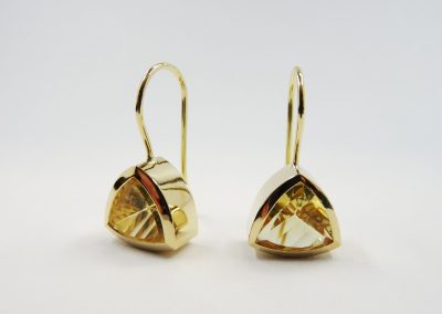 Ohrringe 750/- Gelbgold mit 2 Beryllen Trillant-Schliff Fairtrade